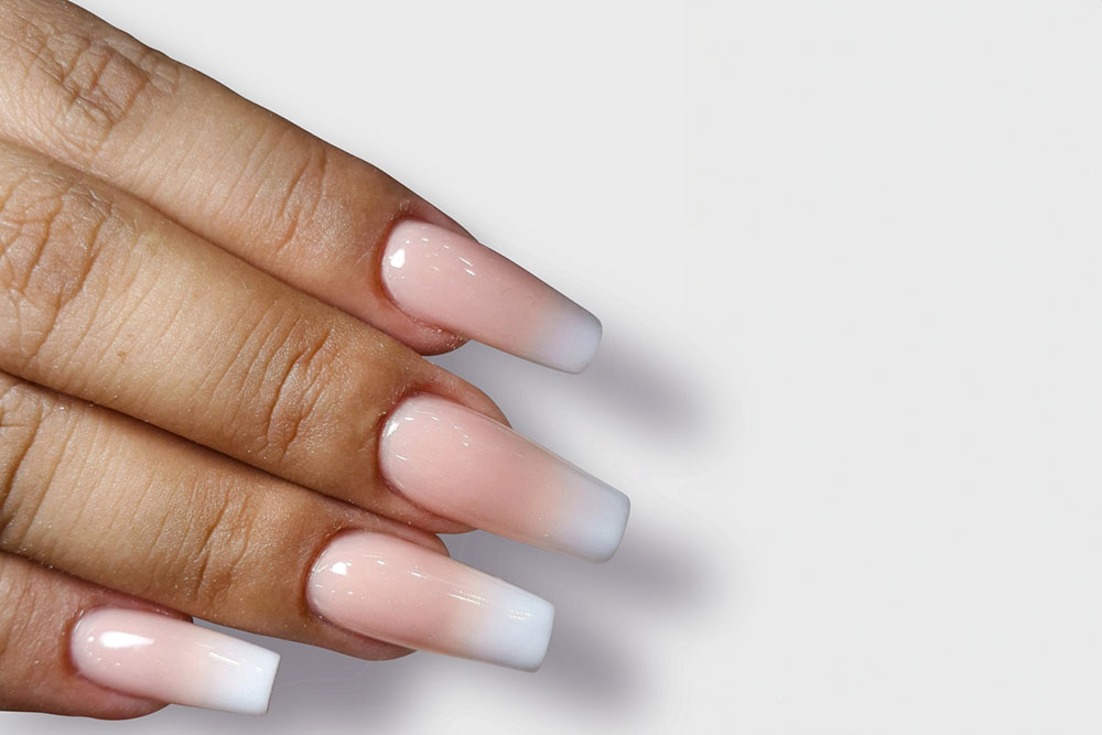 Modele de unghii baby boomer clasice